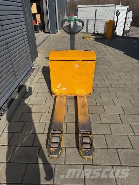 Jungheinrich EJE 116 Pedestrian stacker