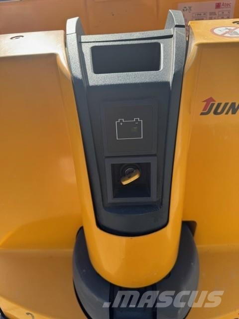 Jungheinrich EJE 116 Pedestrian stacker