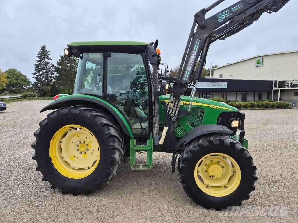 John Deere 5820 Traktorer