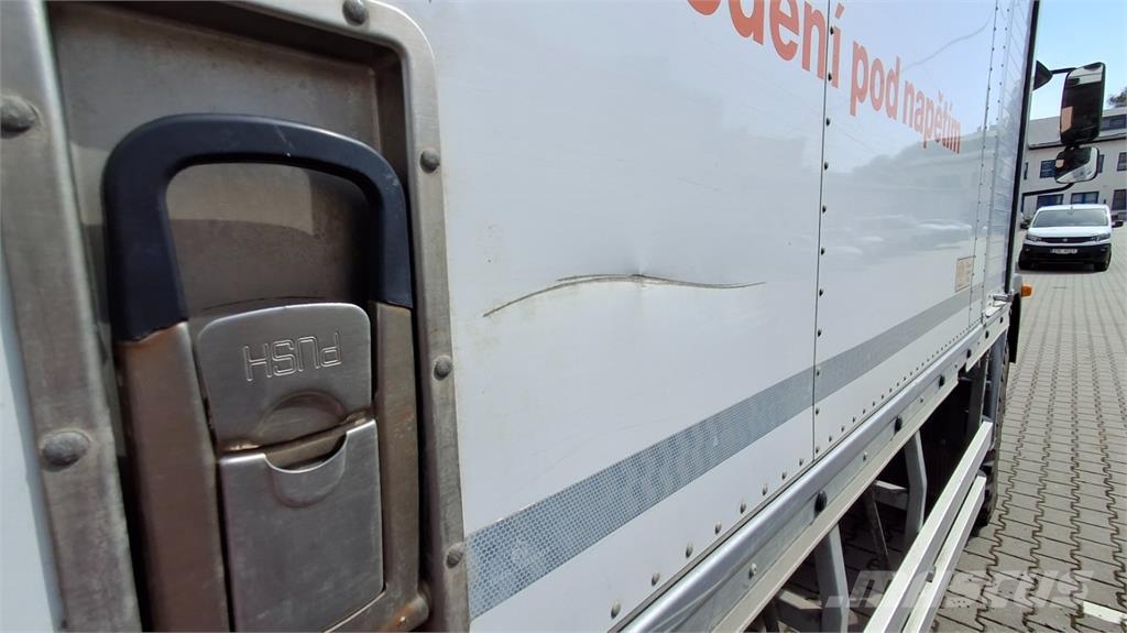 Mercedes-Benz ATEGO 1226 AF Camiones con caja de remolque