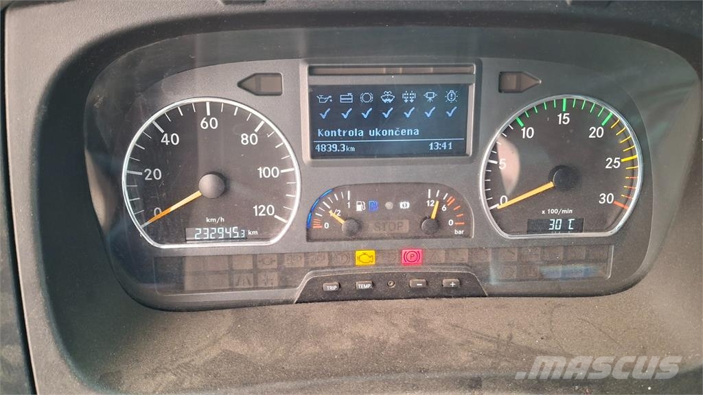 Mercedes-Benz ATEGO 1226 AF Camiones con caja de remolque