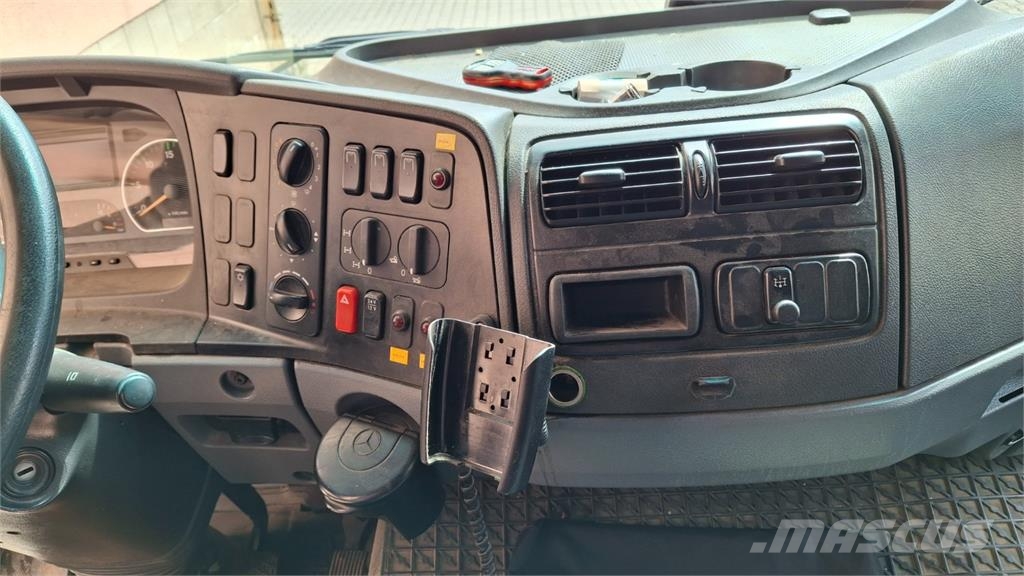 Mercedes-Benz ATEGO 1226 AF Camiones con caja de remolque