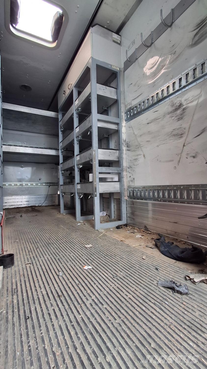 Mercedes-Benz ATEGO 1226 AF Camiones con caja de remolque