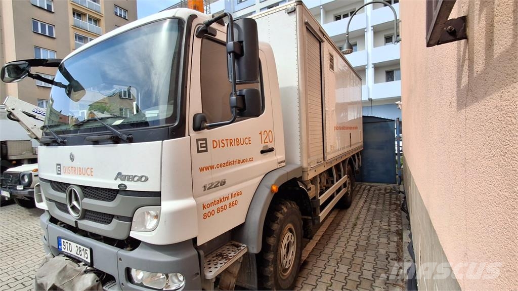 Mercedes-Benz ATEGO 1226 AF Camiones con caja de remolque