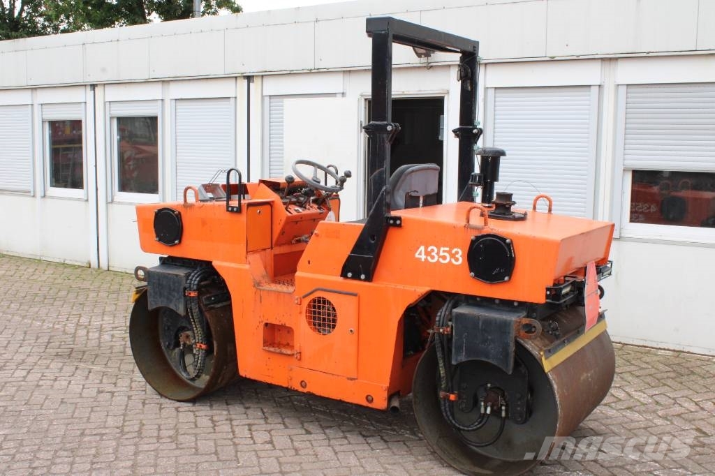 Hamm DV 3.22 双轮压路机