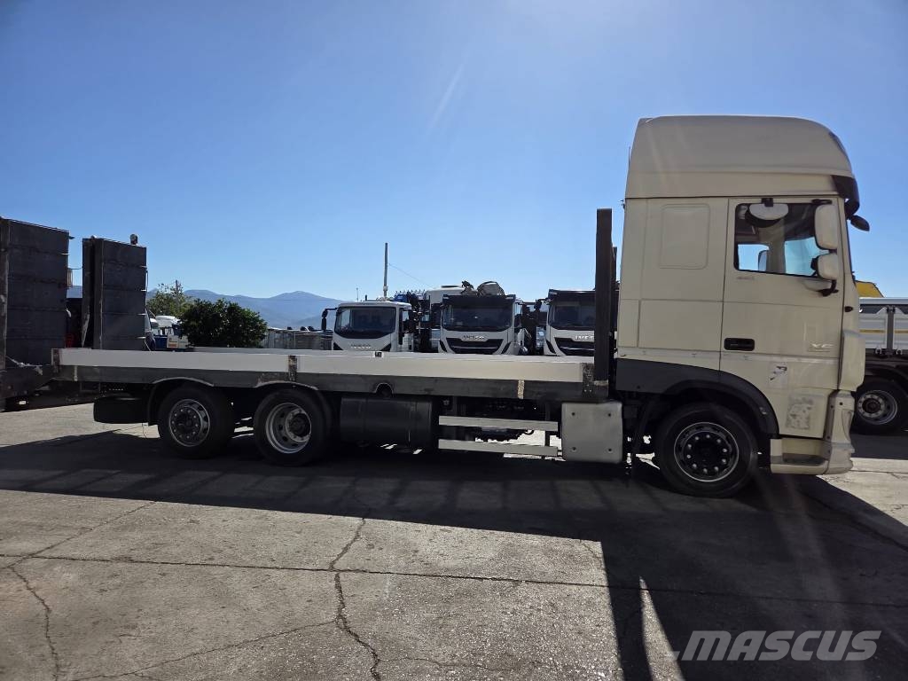 DAF XF 440 Camiões de guincho/estrado
