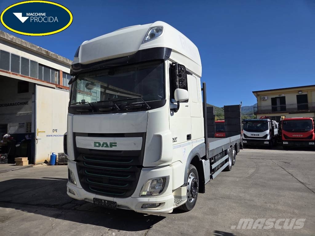 DAF XF 440 Camiões de guincho/estrado