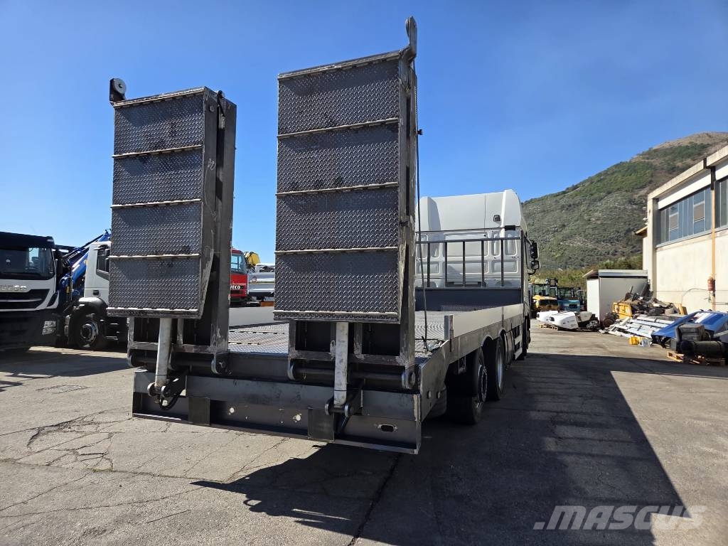 DAF XF 440 Camiões de guincho/estrado