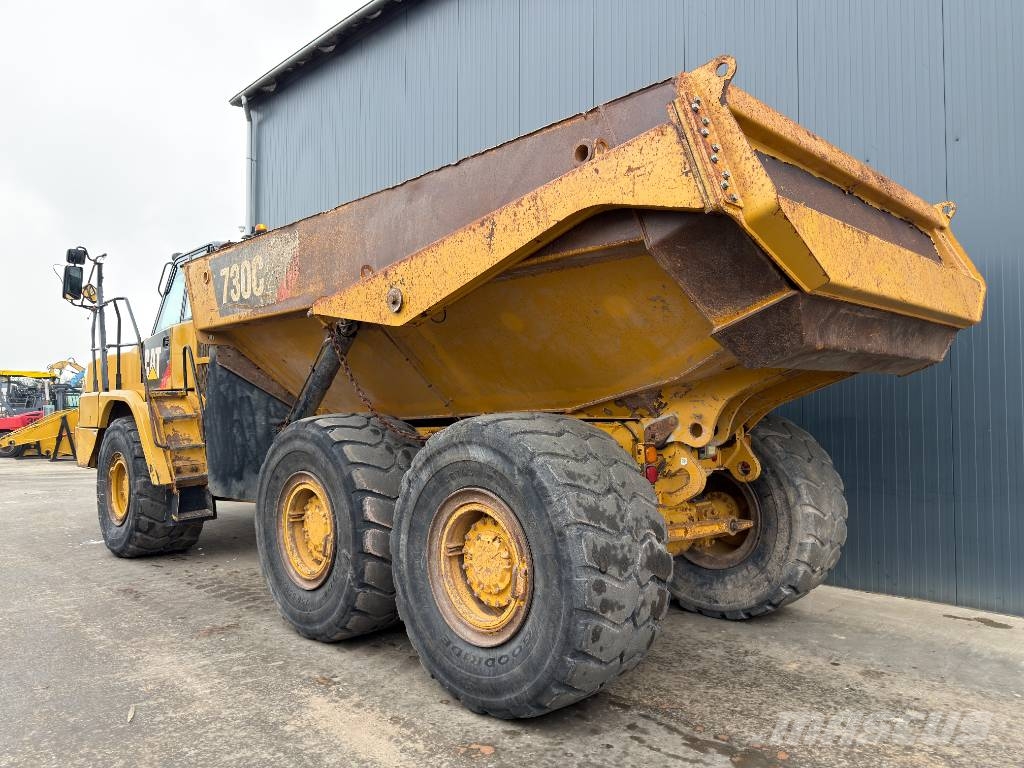CAT 730C2 Шарнирно-сочленённые самосвалы