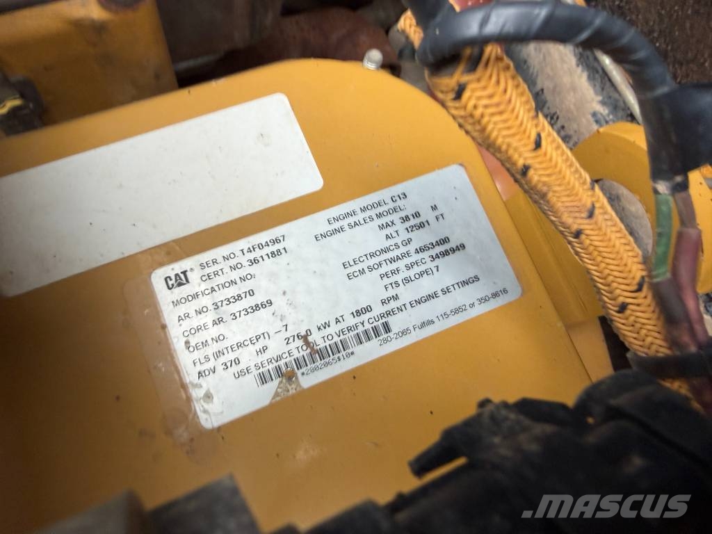 CAT 730C2 Шарнирно-сочленённые самосвалы