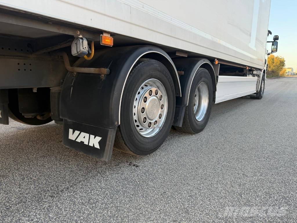 Scania P320LB6X2*4MNB Seria nr 0281 Camion frigorifique