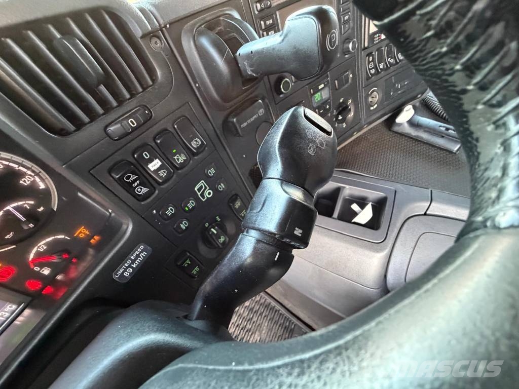 Scania P320LB6X2*4MNB Seria nr 0281 Camion frigorifique