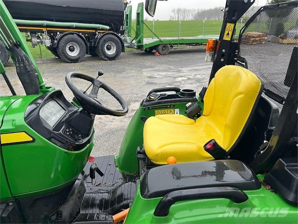 John Deere 3025 E Traktorji