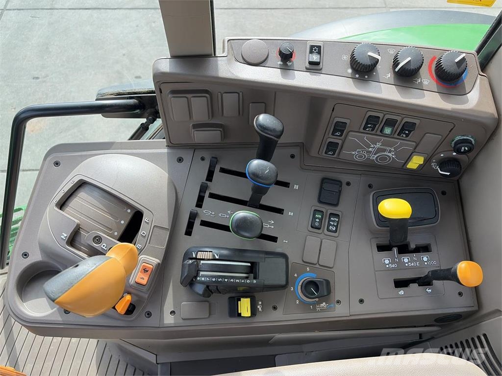 John Deere 6120M AQ TLS Tractoare