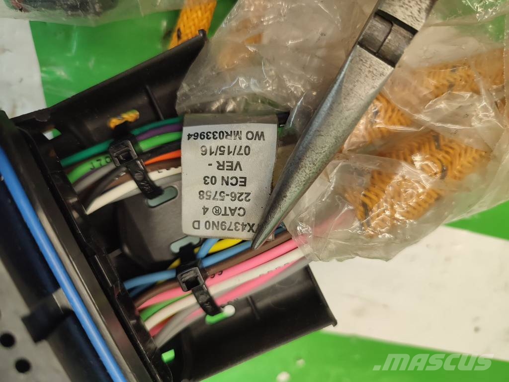 CAT C-12 Electronic Engine Control System Wiring Harne Componentes electrónicos