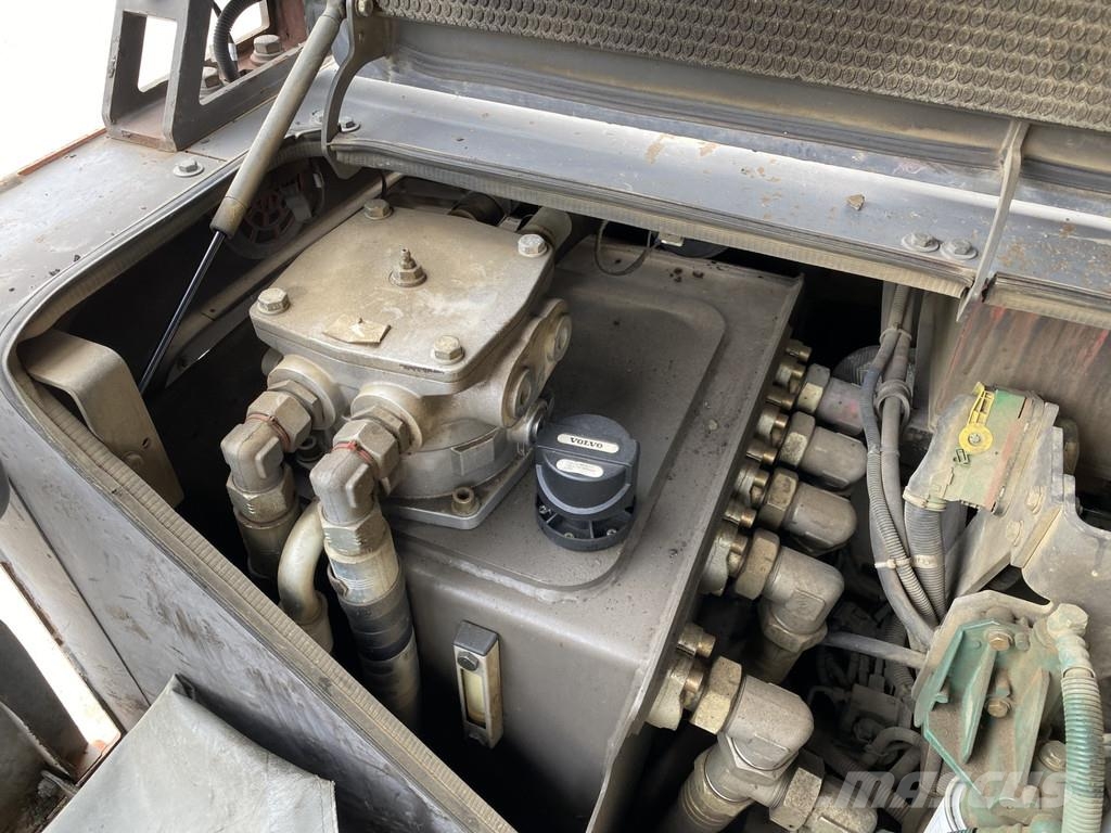 Volvo P7820C Asfaltni finišerji