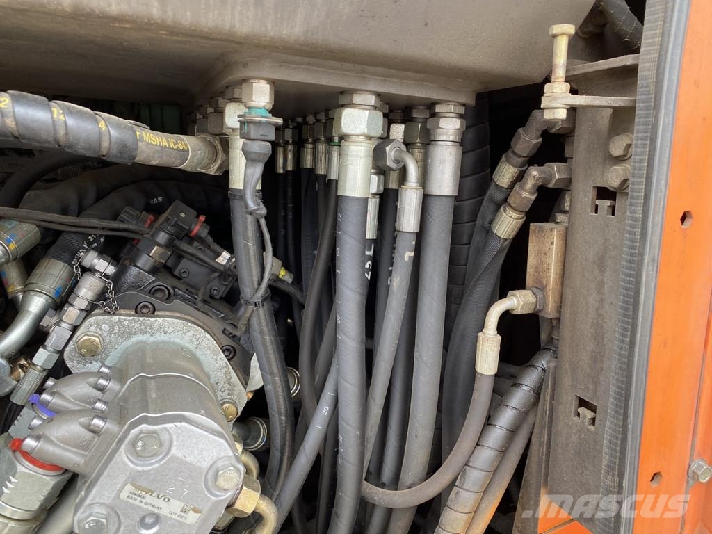 Volvo P7820C Asfaltni finišerji