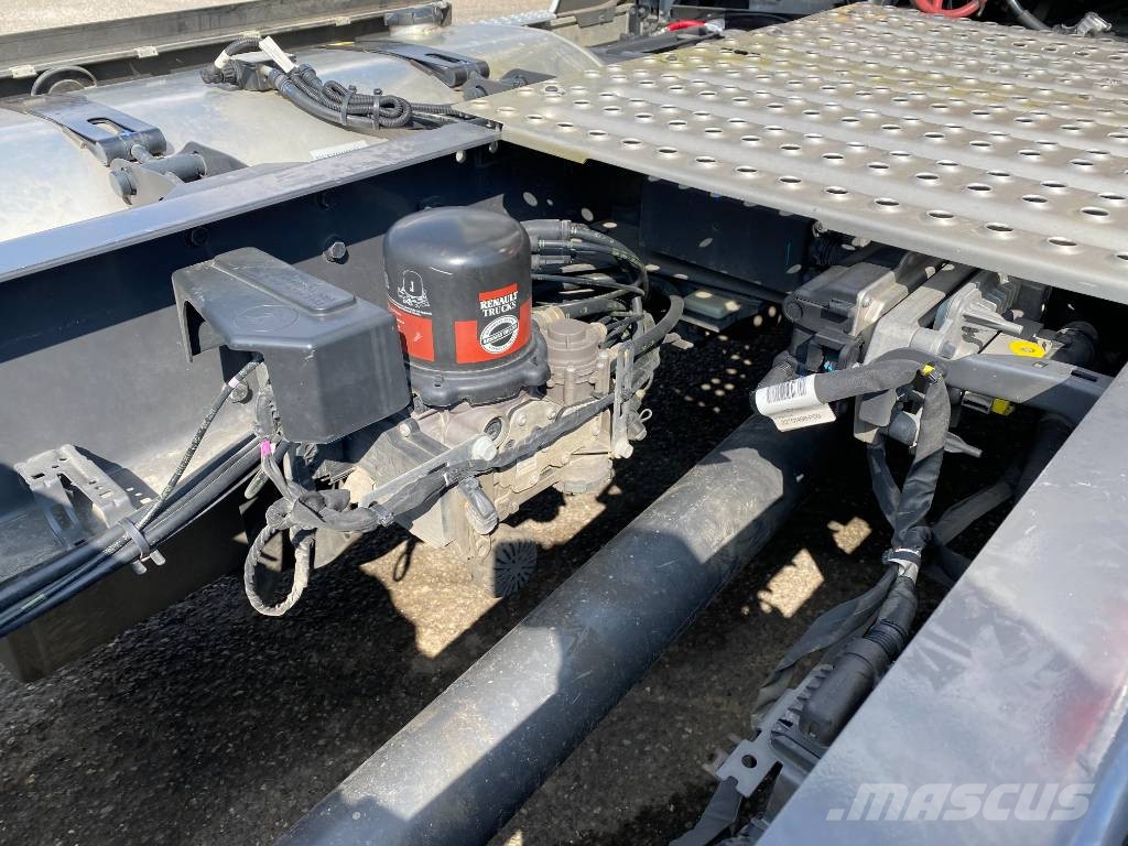Renault T480 TurboCompound/Tc New Model endommagé Vetopöytäautot