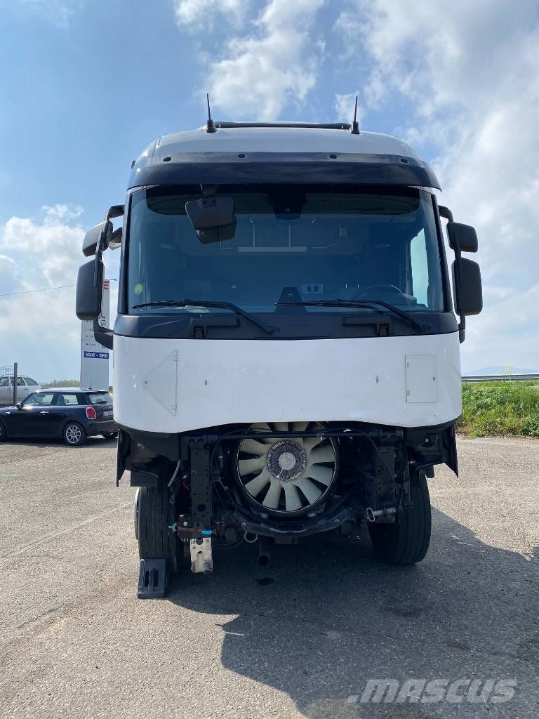 Renault T480 TurboCompound/Tc New Model endommagé Vetopöytäautot