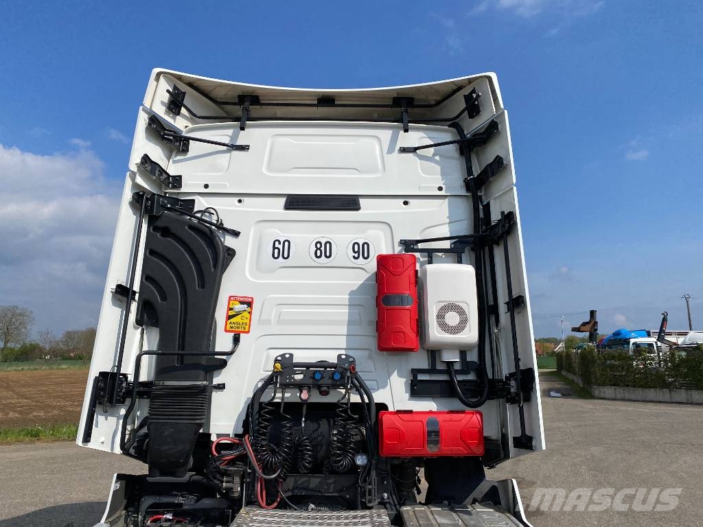 Renault T480 TurboCompound/Tc New Model endommagé Vetopöytäautot