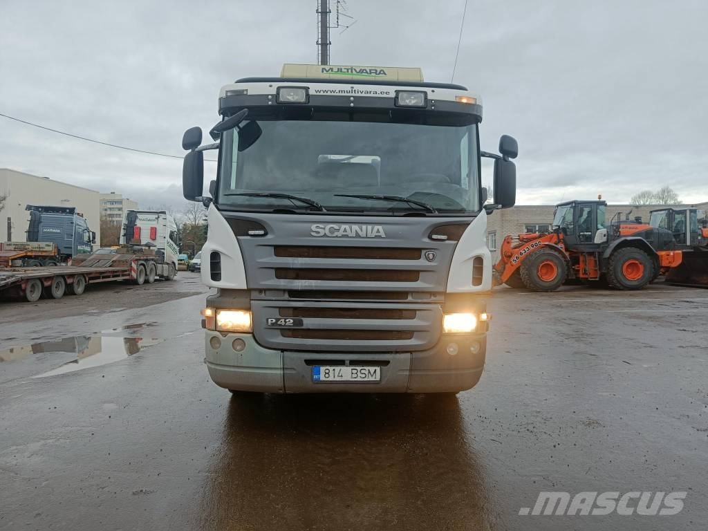 Scania P 420 Vrachtwagen met containersysteem