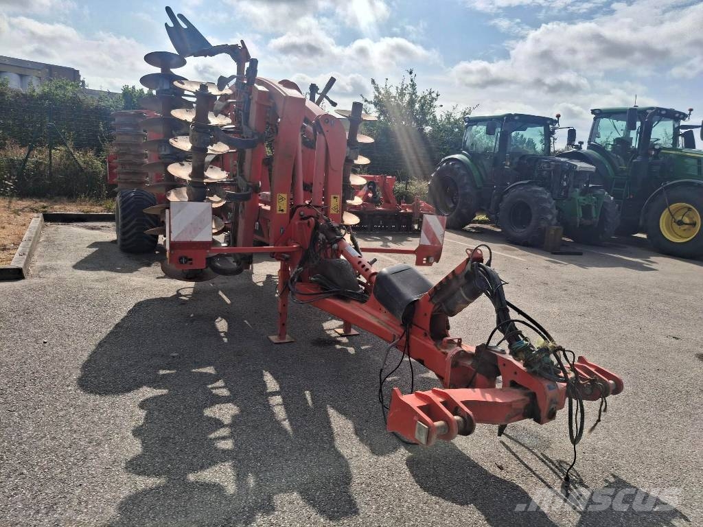 Kuhn discolander 32 زحافات ساحقة