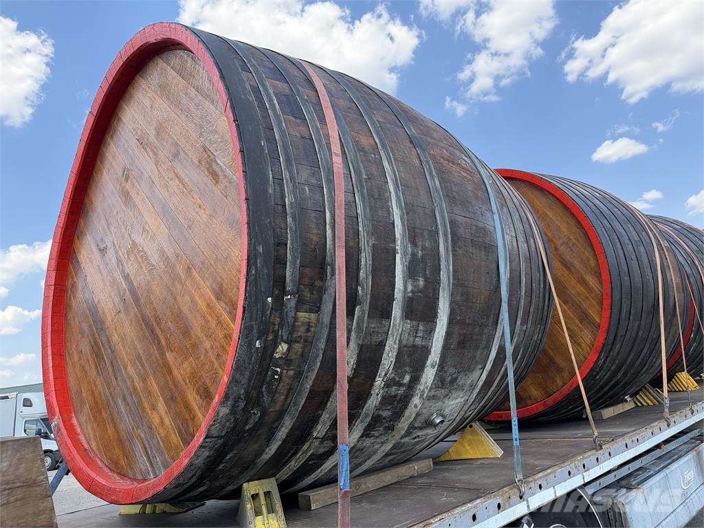 Terberg Drevený dubový sud s podstavcom, objem 11.000 l - Transportes - Outros