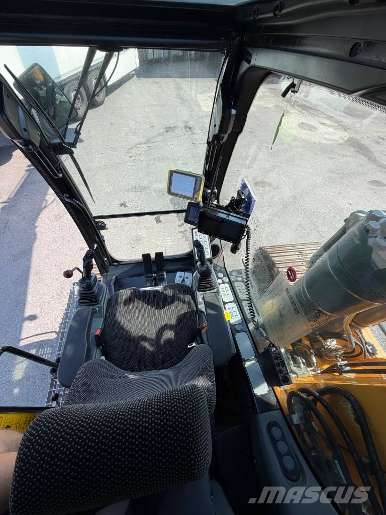 Liebherr R 922 L Bagri goseničarji