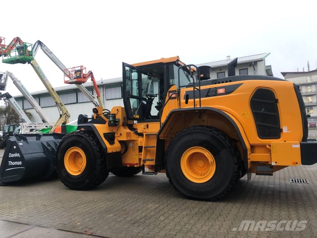 Hyundai HL975ACVT Телескопічні фронтальні навантажувачі