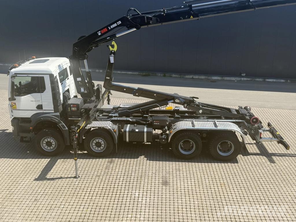 MAN TGS 35.520 TGS 35.520 8x4 Abrollkipper + Kran HIAB شاحنات الرافعات الخطافية