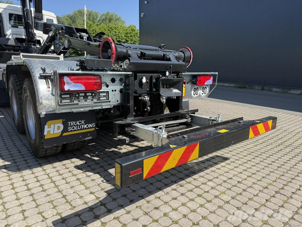 MAN TGS 35.520 TGS 35.520 8x4 Abrollkipper + Kran HIAB Hook lift trucks