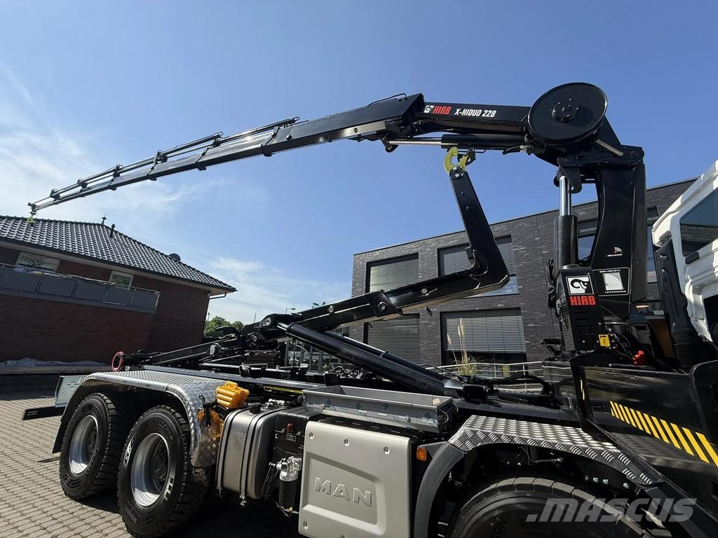 MAN TGS 35.520 TGS 35.520 8x4 Abrollkipper + Kran HIAB Hook lift trucks