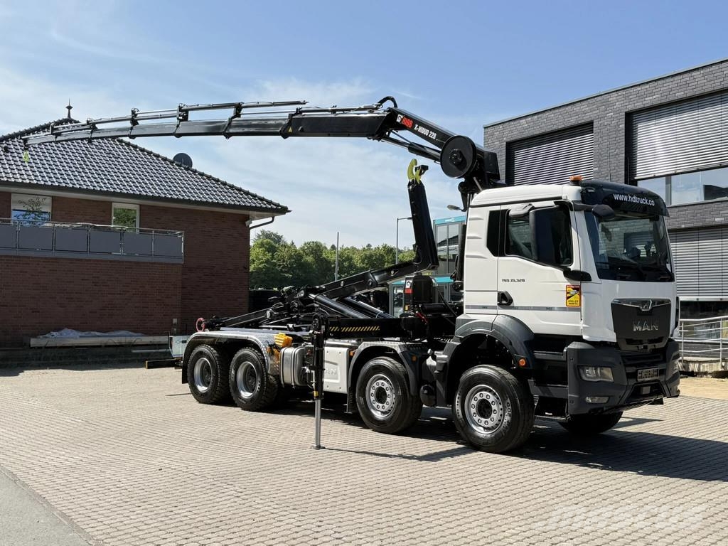 MAN TGS 35.520 TGS 35.520 8x4 Abrollkipper + Kran HIAB Hook lift trucks