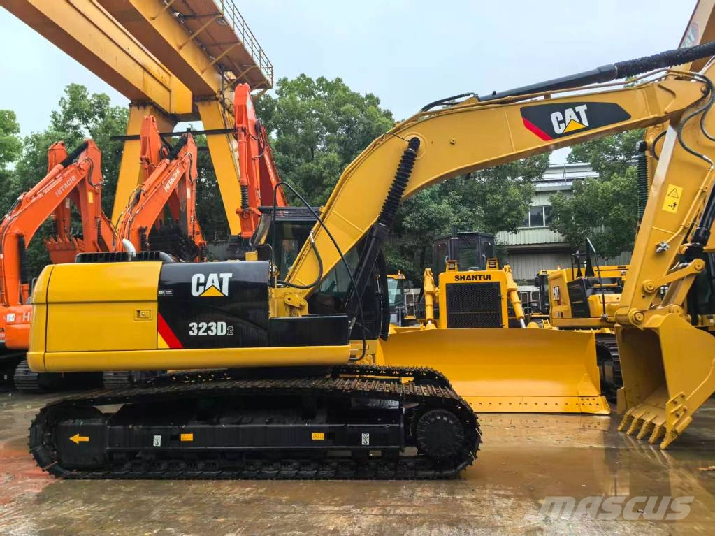 CAT 323 D2 대형 굴삭기 29톤 이상