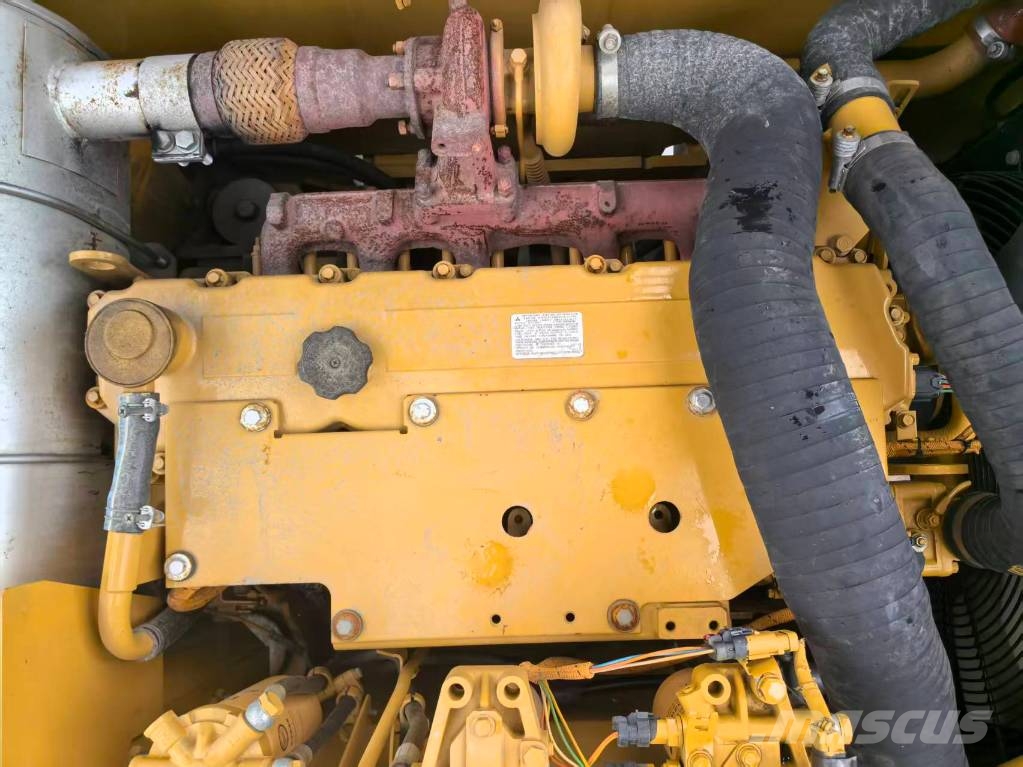 CAT 323 D2 대형 굴삭기 29톤 이상