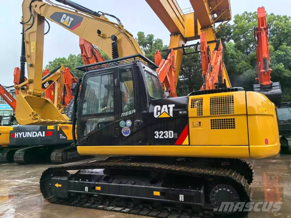 CAT 323 D2 대형 굴삭기 29톤 이상
