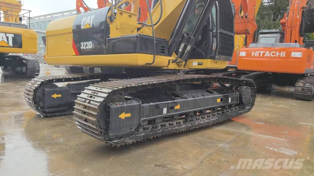 CAT 323 D2 대형 굴삭기 29톤 이상