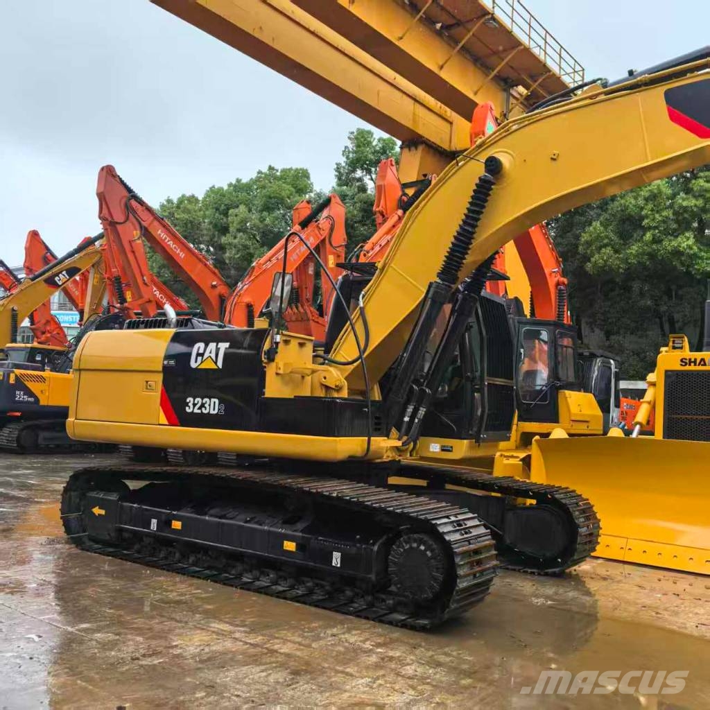 CAT 323 D2 대형 굴삭기 29톤 이상