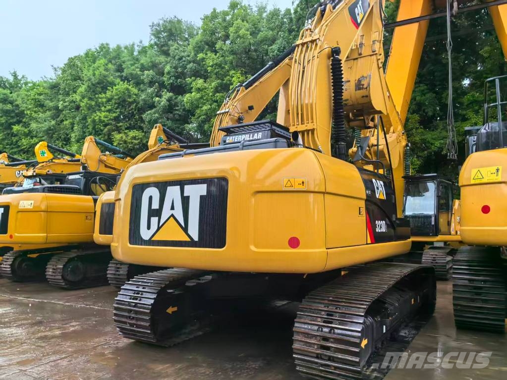 CAT 323 D2 대형 굴삭기 29톤 이상