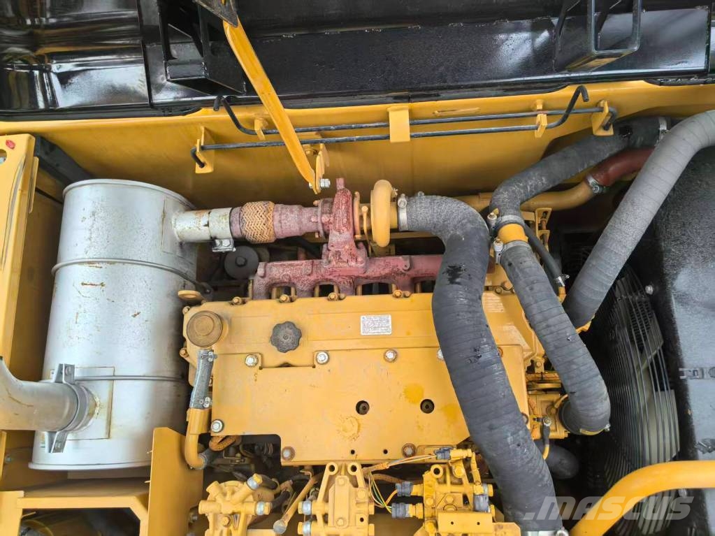 CAT 323 D2 대형 굴삭기 29톤 이상