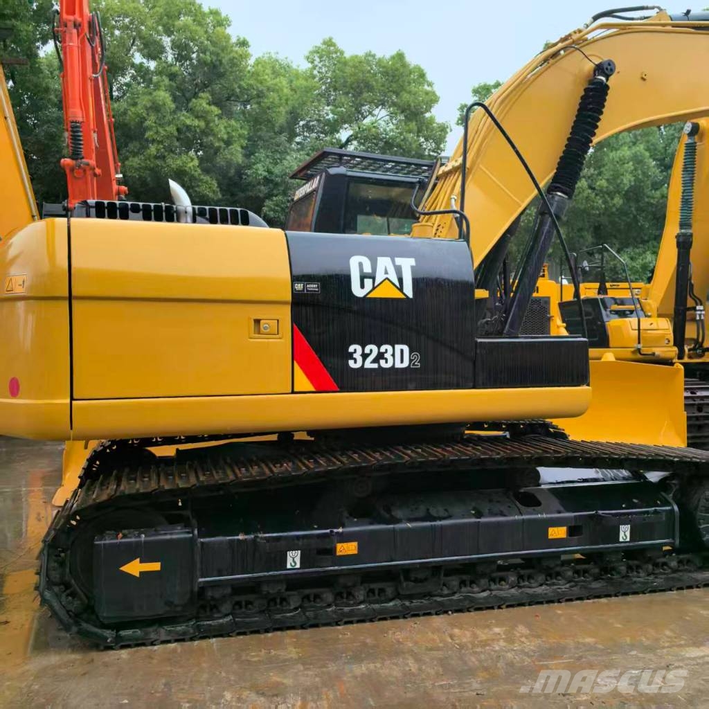CAT 323 D2 대형 굴삭기 29톤 이상