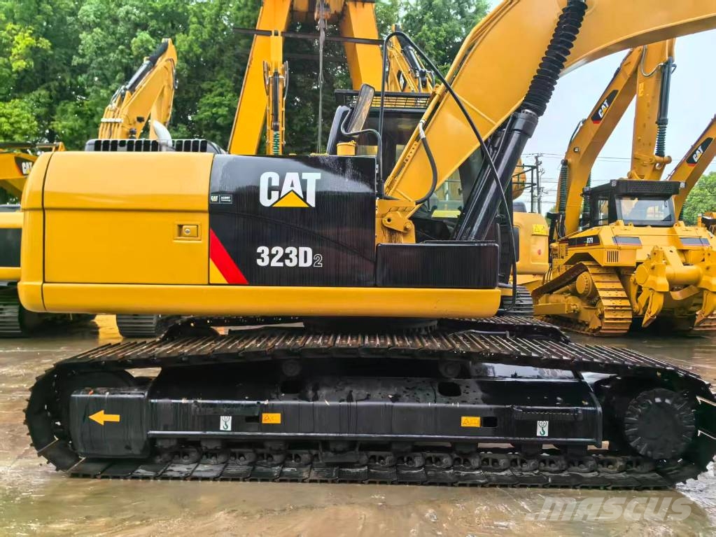 CAT 323 D2 대형 굴삭기 29톤 이상