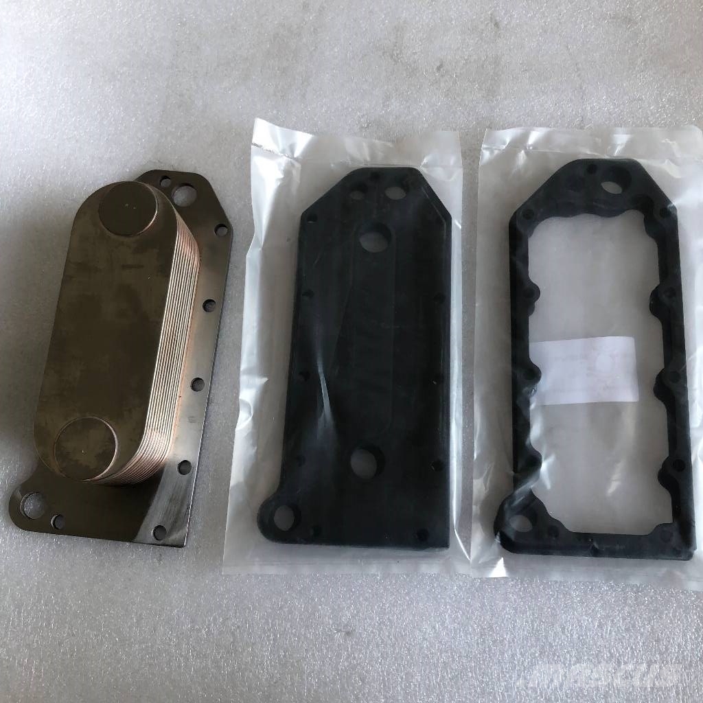 Cummins 6CT  Oil Cooler Core 3974815 3918175 3918174 39143 Moteur