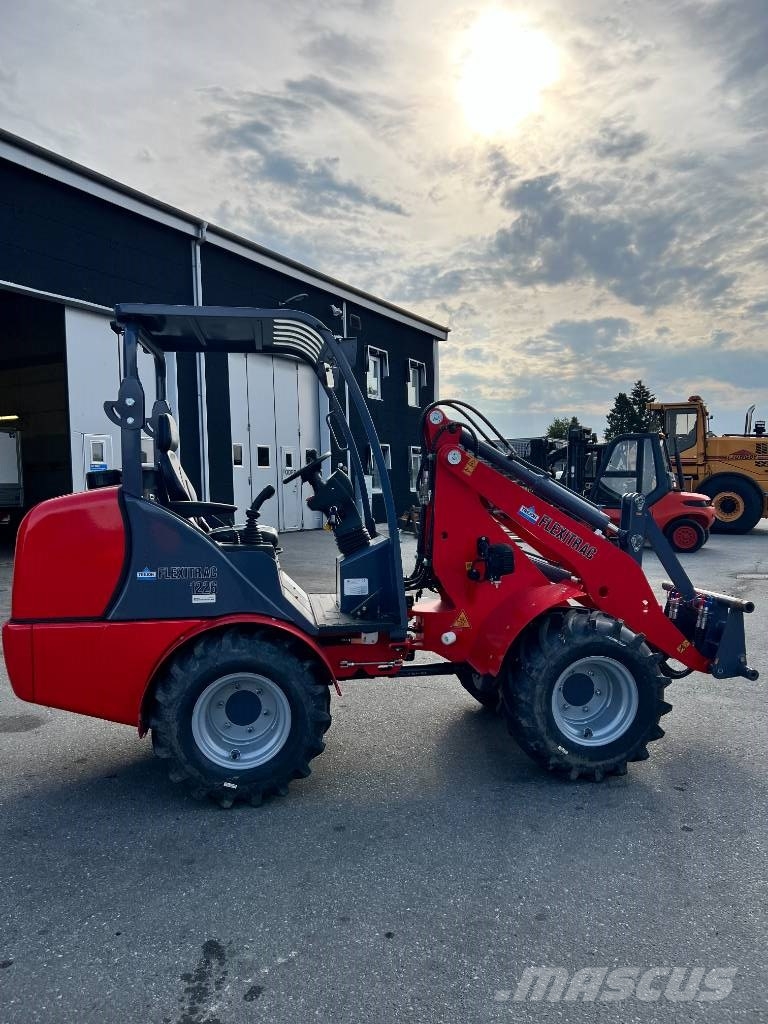 Flexitrac 1226 LRF Daugiafunkciniai pakrovėjai