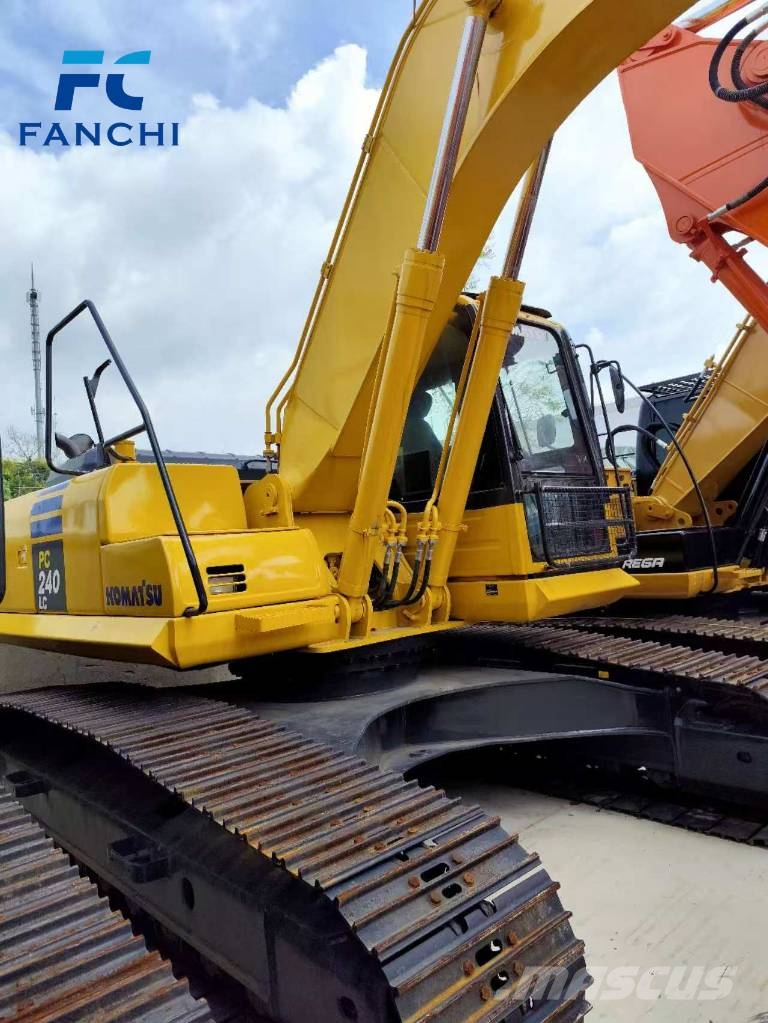 Komatsu PC 240 LC-8 Raupenbagger
