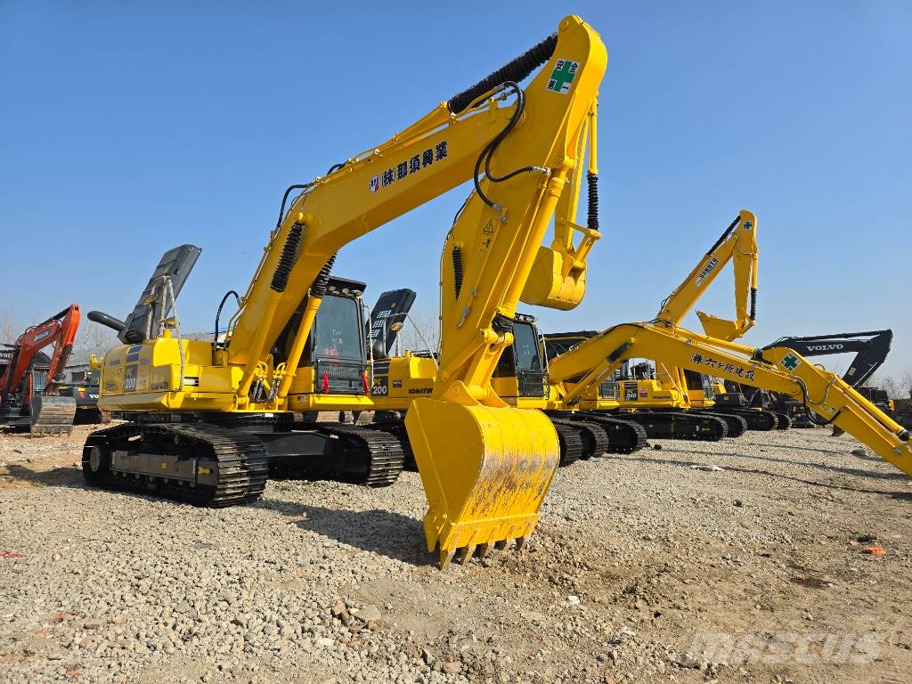 Komatsu PC 200-8 Közepes (midi) kotrók 7 t - 12 t