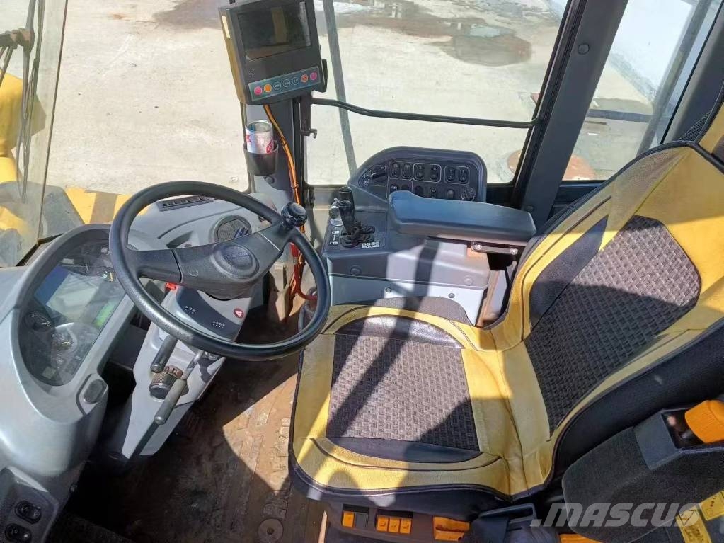 Komatsu WA 500-6 輪胎式裝載機