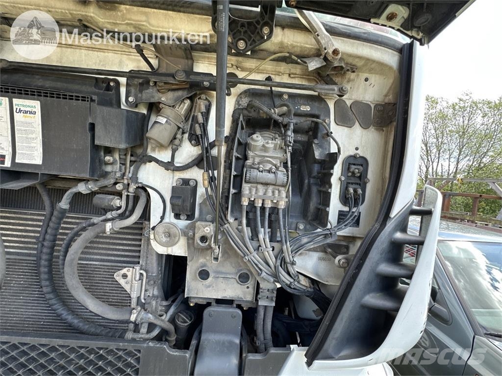 Iveco Stralis Artic Tractor Units