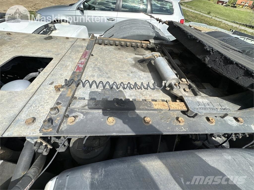 Iveco Stralis Artic Tractor Units