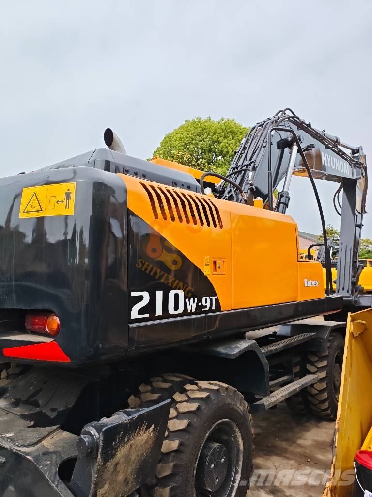 Hyundai R 210W - 9 Wielgraafmachines